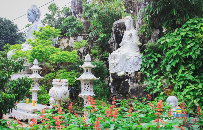 Dau nam vieng chua cau may