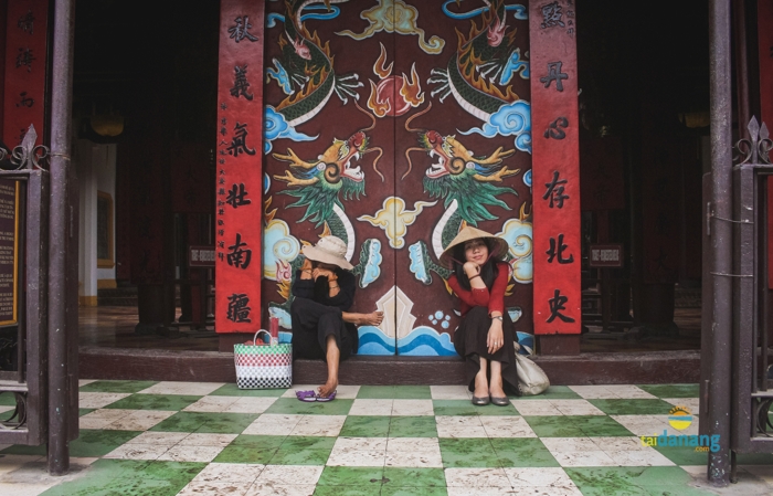 Dau nam vieng chua cau may