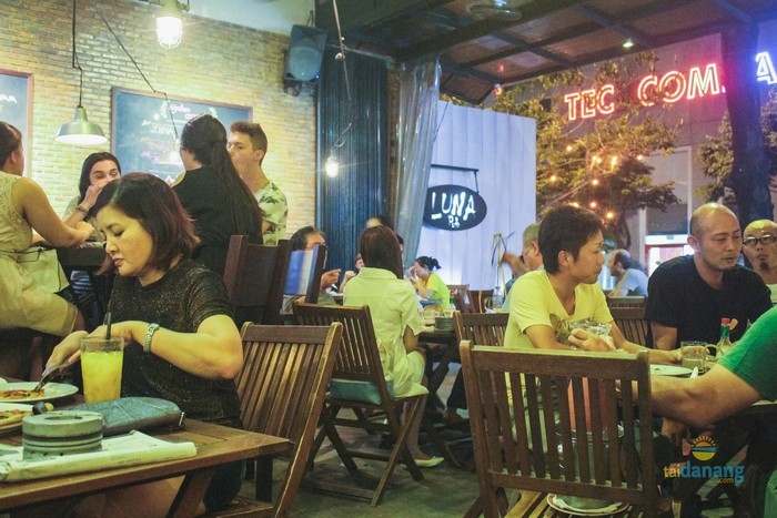 Luna Pub Da Nang