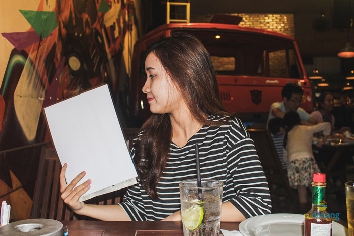 Luna Pub Da Nang