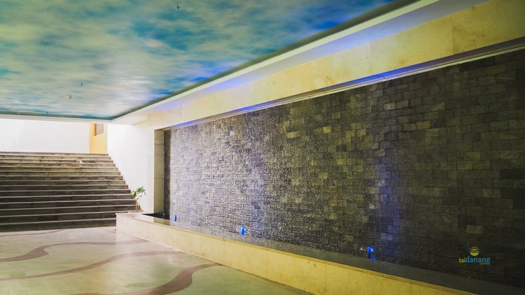holiday beach subway