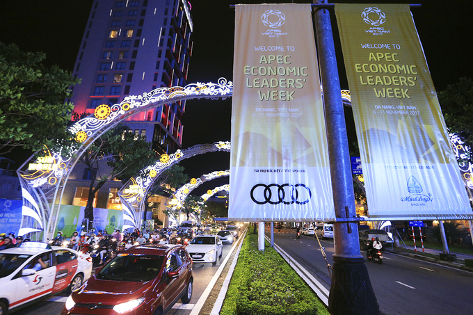 Da Nang rang ngoi chao don Tuan le cap cao APEC - 2
