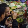 khach du lich thuong thuc do an