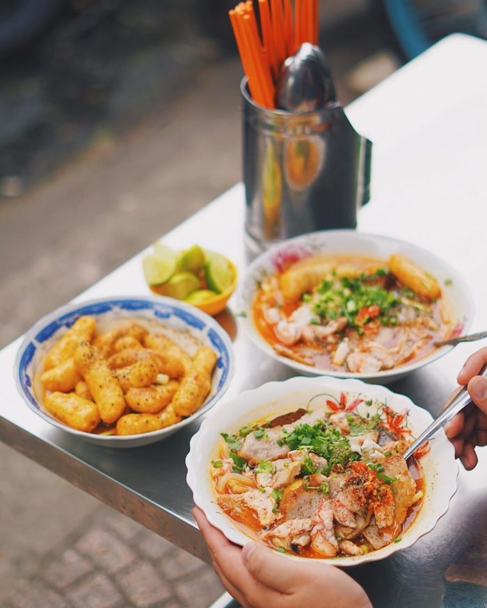 diem-mat-chi-ten-top-10-quan-banh-canh-da-nang-an-la-thich-thu-la-me