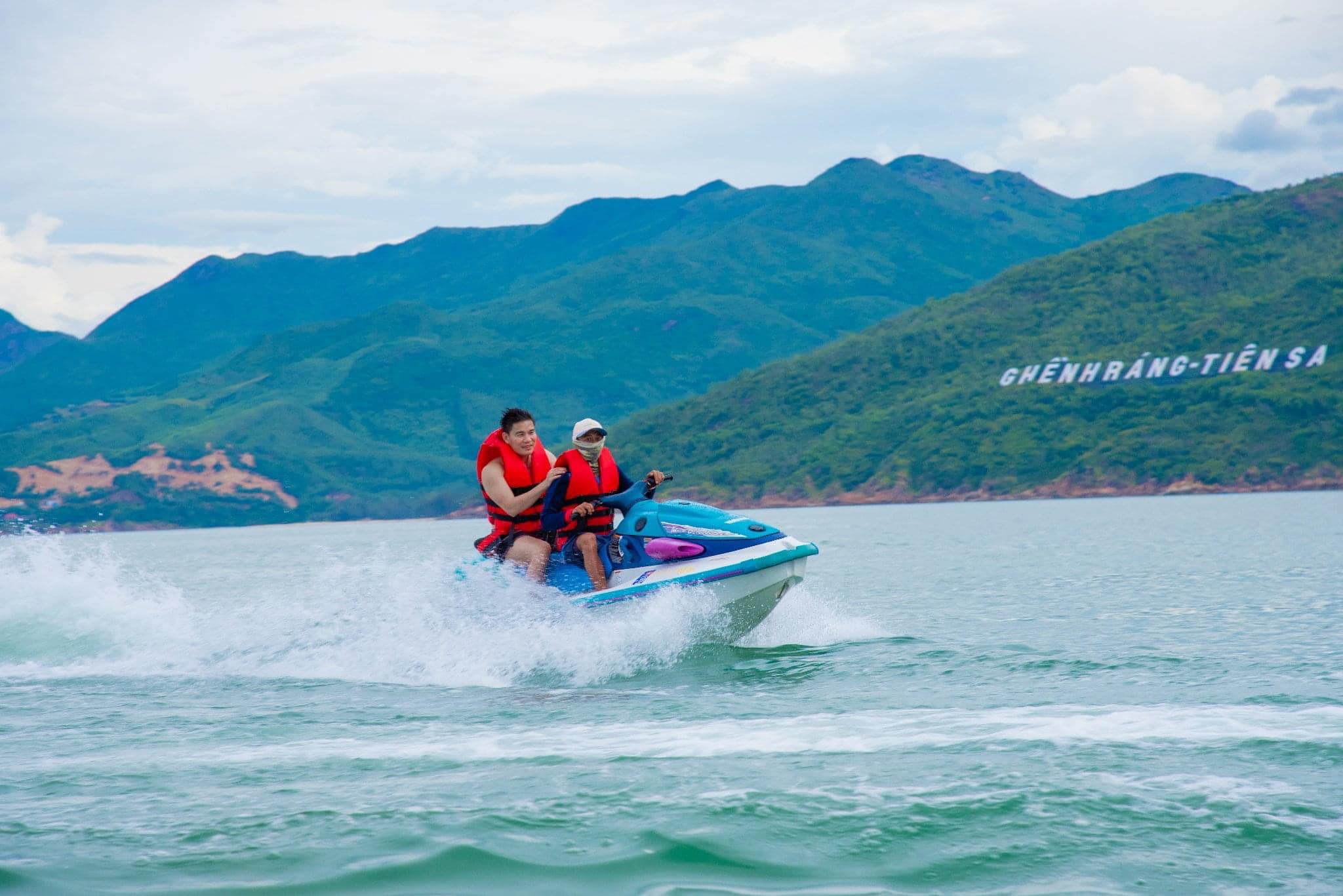 Ca Nô Nước Đà Nẵng